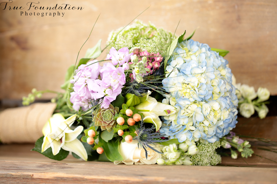 Weaverville-Wedding-Photography-North-Carolina-Brown-Farm-Venue-Pics-Detail-Shot-floral-boquet