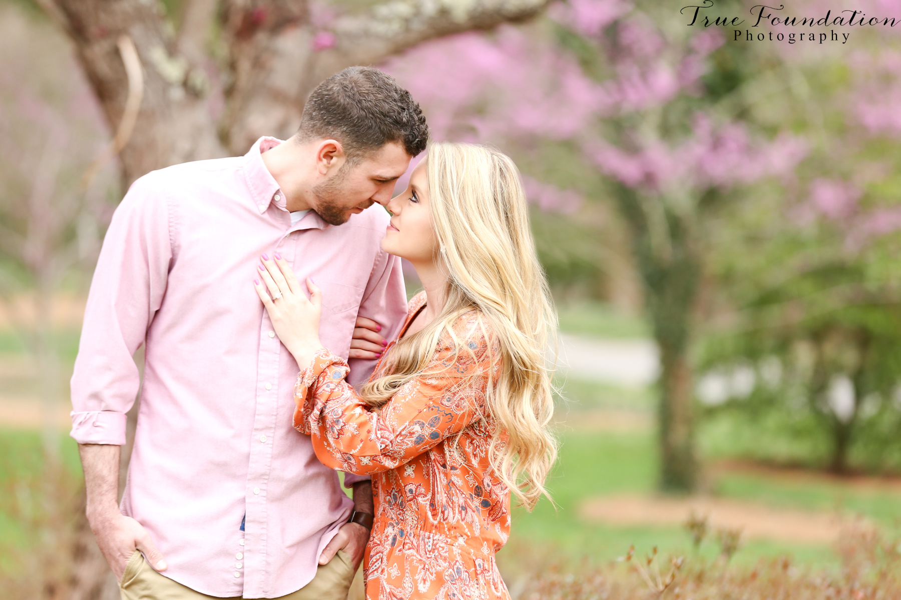 Hendersonville - NC - Engagement - Wedding - Photography - photo - photographer - Biltmore - Blooms - Asheville - Charlotte - Spring - session - shoot - couple (2)