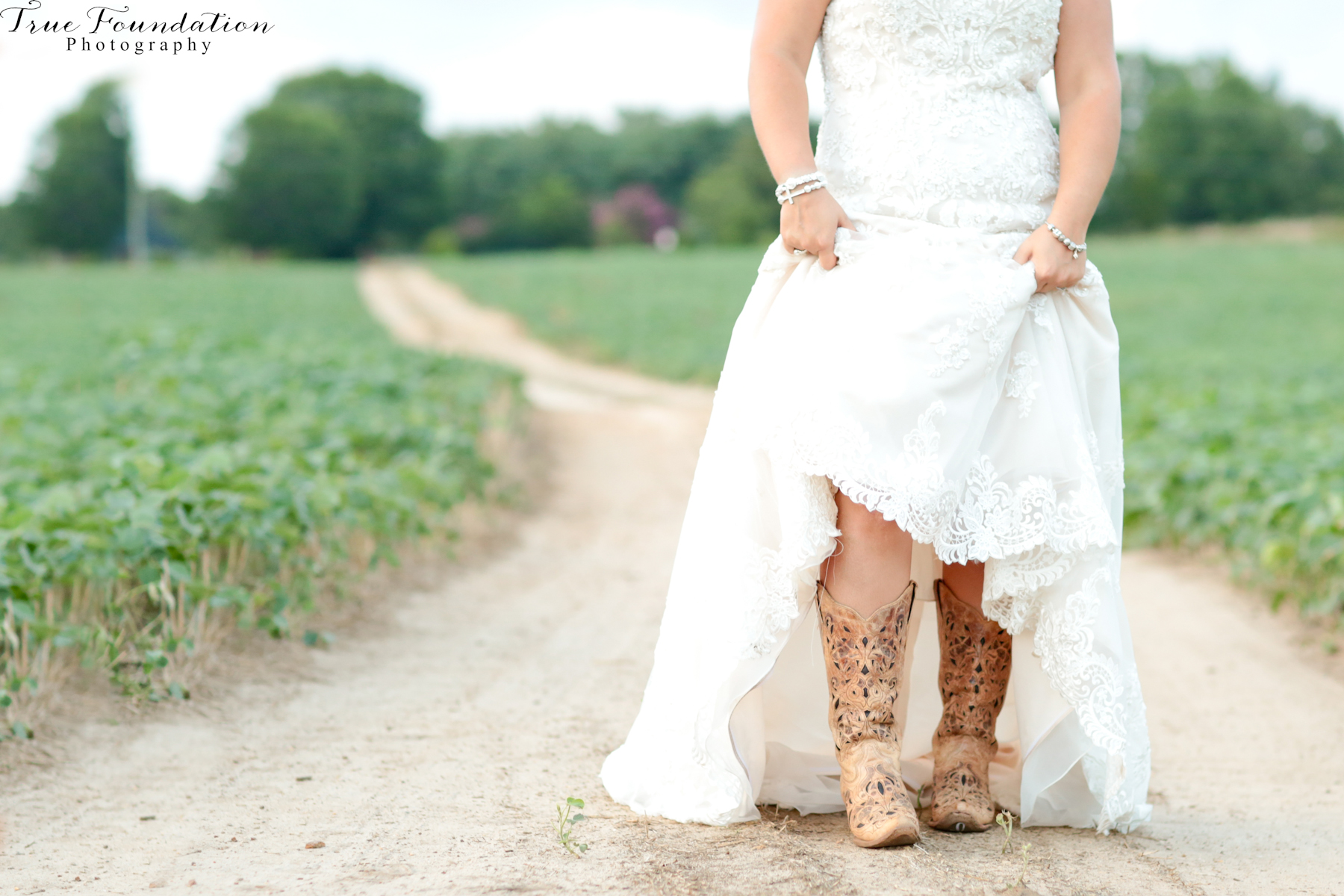 Bridal - Portrait - Photography - Photos - Hendersonville - NC - Shelby - Photographers - Farm - Country - Pinterest - Bride (53)