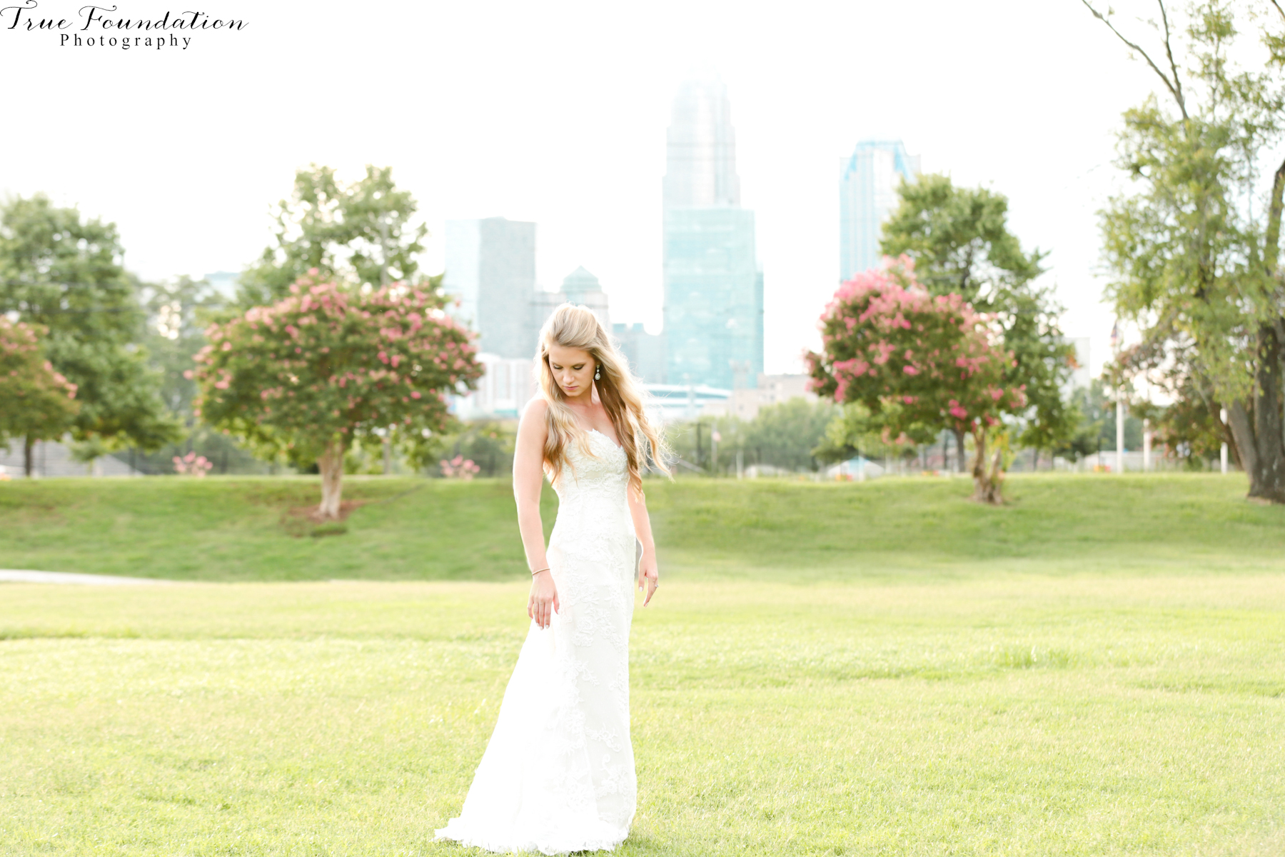 Charlotte - North - Carolina - Wedding - Photography - Bridal - Portrait - City - Skyline - NC - Photographers - Park - Bride (12)