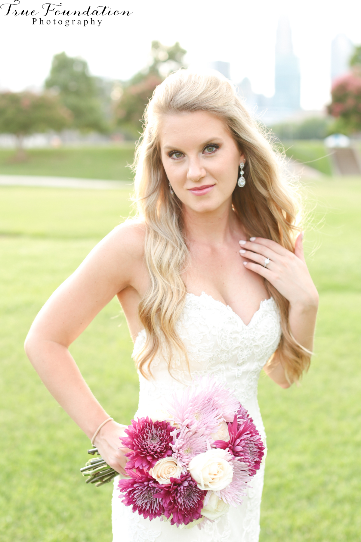 Charlotte - North - Carolina - Wedding - Photography - Bridal - Portrait - City - Skyline - NC - Photographers - Park - Bride (3)