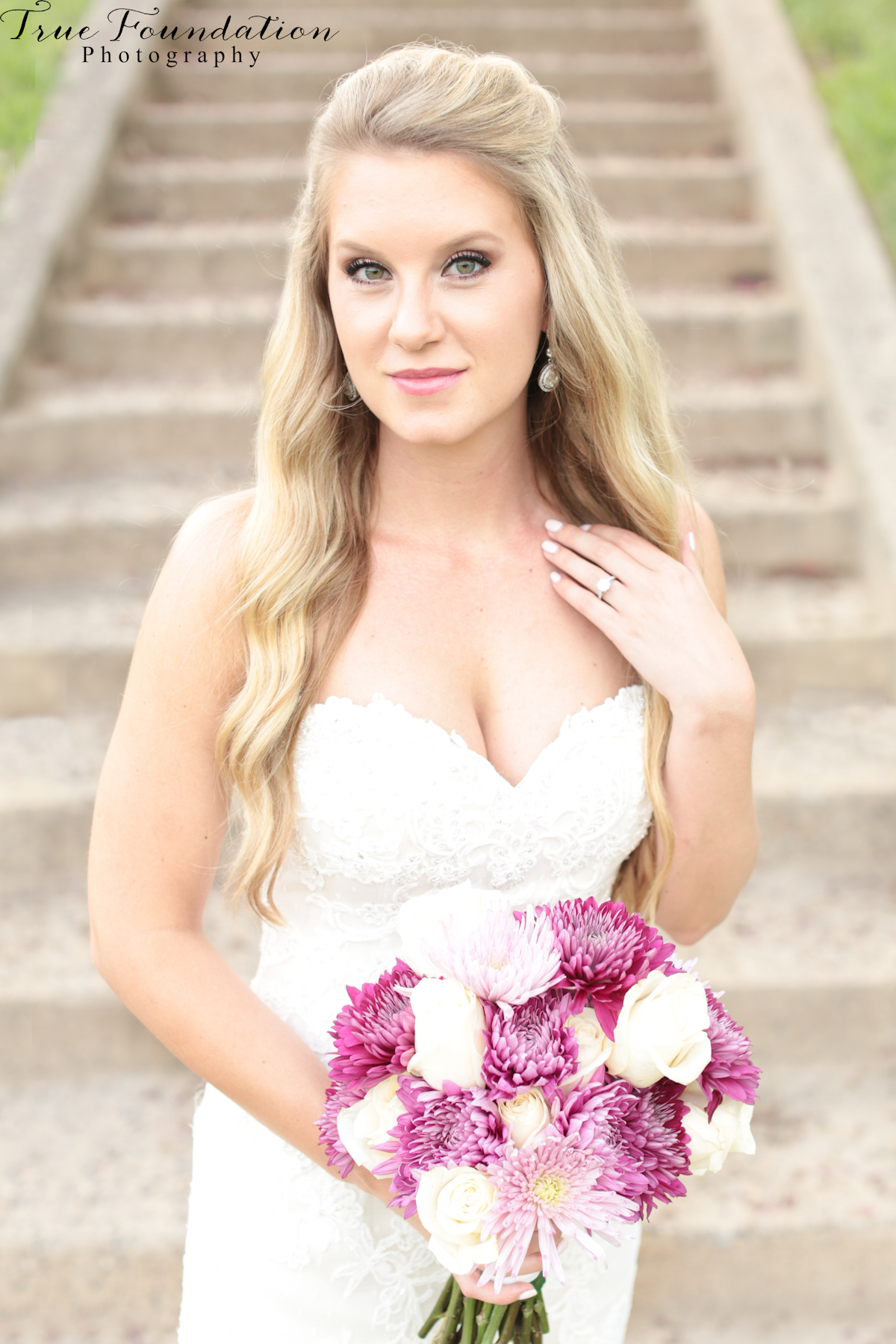Charlotte - North - Carolina - Wedding - Photography - Bridal - Portrait - City - Skyline - NC - Photographers - Park - Bride (6)
