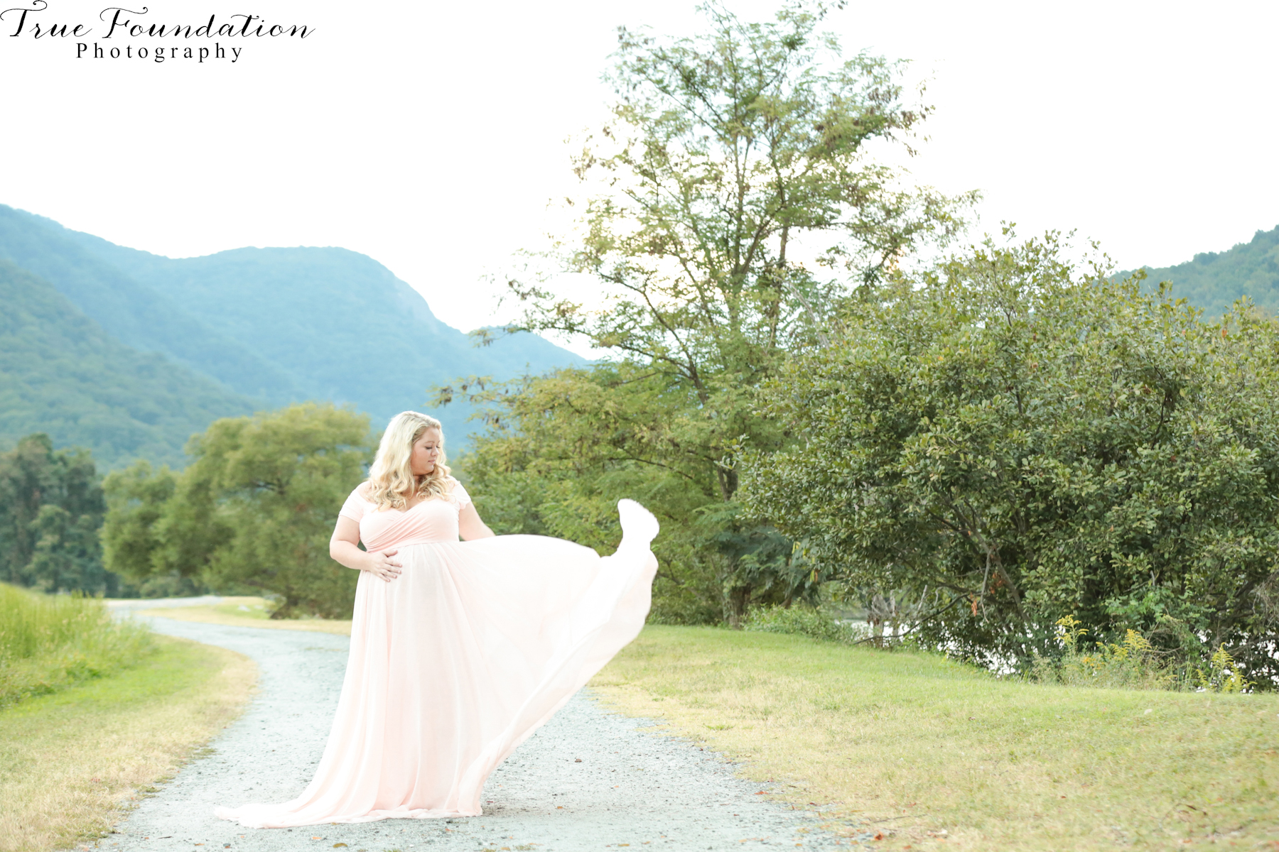 hendersonville-nc-maternity-photography-photographers-so-trendy-dress-mountain-views-33