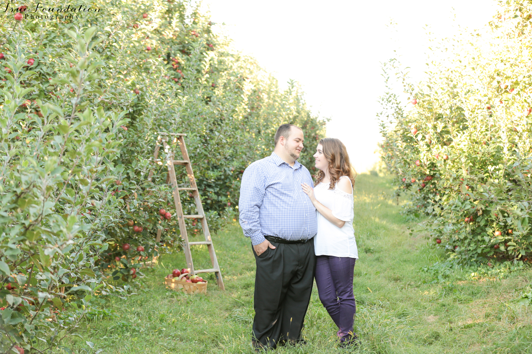 engagement-photographer-wedding-photography-hendersonville-nc-apple-picking-photos-1