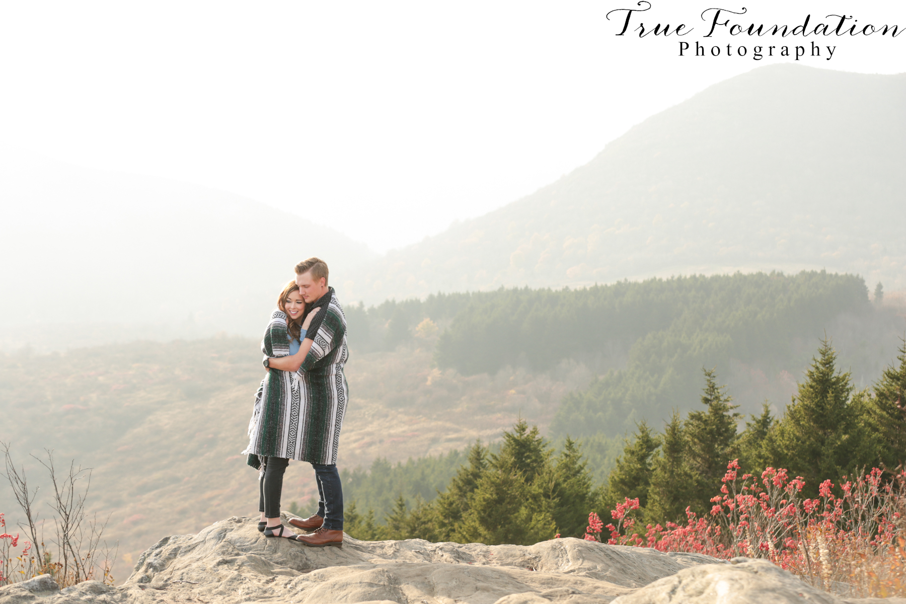 black-balsam-knob-nc-photographer-wedding-engagement-photography-photos-asheville-hendersonville-mountain-engagement-anniversary-couple-hiking-31