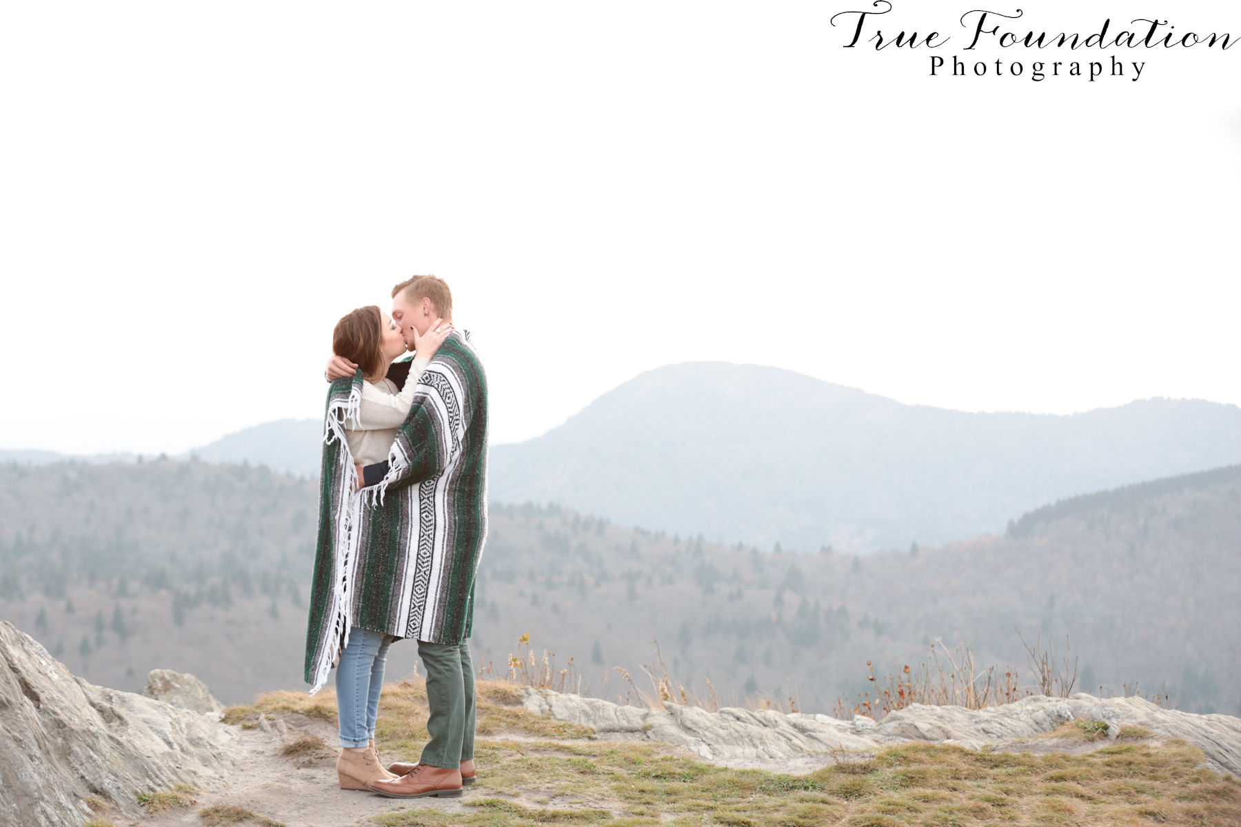 black-balsam-knob-nc-photographer-wedding-engagement-photography-photos-asheville-hendersonville-mountain-engagement-anniversary-couple-hiking-52